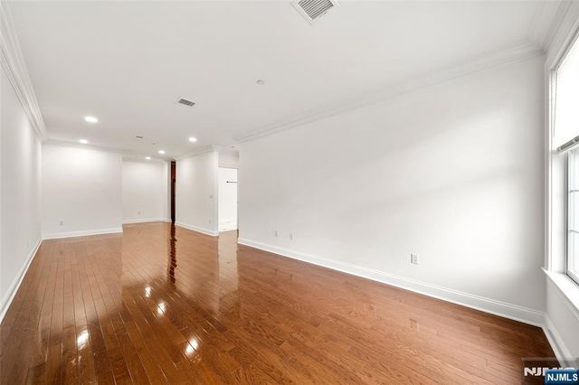 180 Edgewater Road 1A, Cliffside Park, NJ 07010