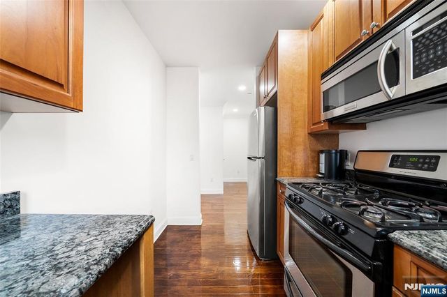 180 Edgewater Road 1A, Cliffside Park, NJ 07010