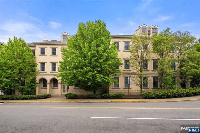 180 Edgewater Road 1A, Cliffside Park, NJ 07010