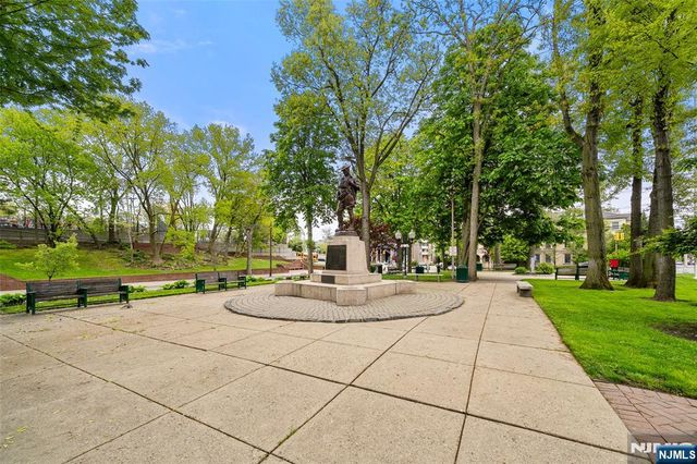 180 Edgewater Road 1A, Cliffside Park, NJ 07010