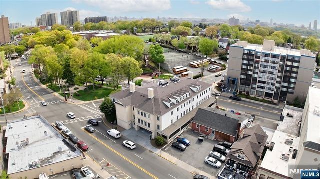 180 Edgewater Road 1A, Cliffside Park, NJ 07010