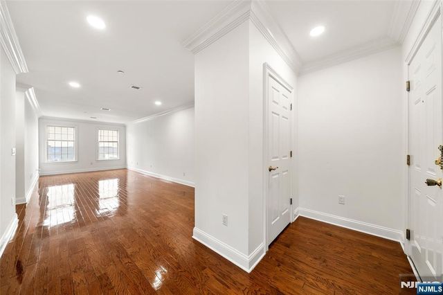 180 Edgewater Road 1A, Cliffside Park, NJ 07010