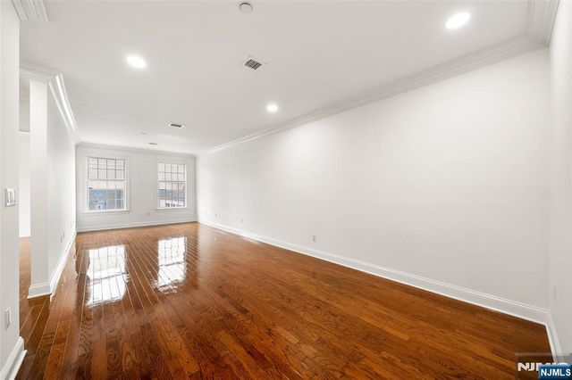 180 Edgewater Road 1A, Cliffside Park, NJ 07010