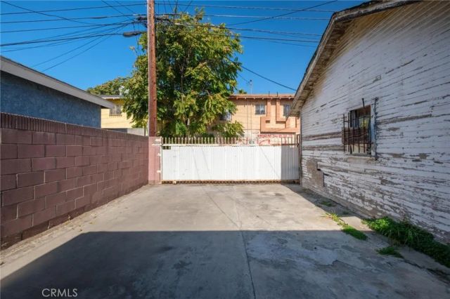 1139 E 82nd, Los Angeles, CA 90001