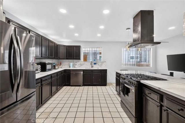 1139 E 82nd, Los Angeles, CA 90001