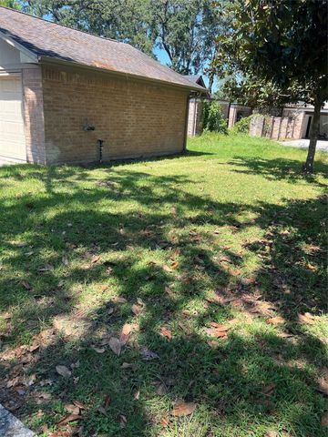 1603 Chestnut Ridge Road, Houston, TX 77339