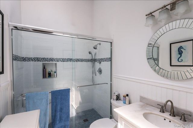 13 Van Scoys Path W, East Hampton, NY 11937