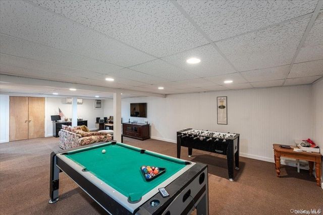 13 Van Scoys Path W, East Hampton, NY 11937