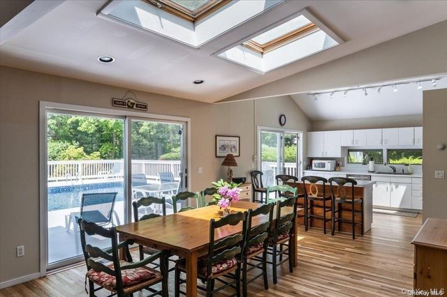 13 Van Scoys Path W, East Hampton, NY 11937