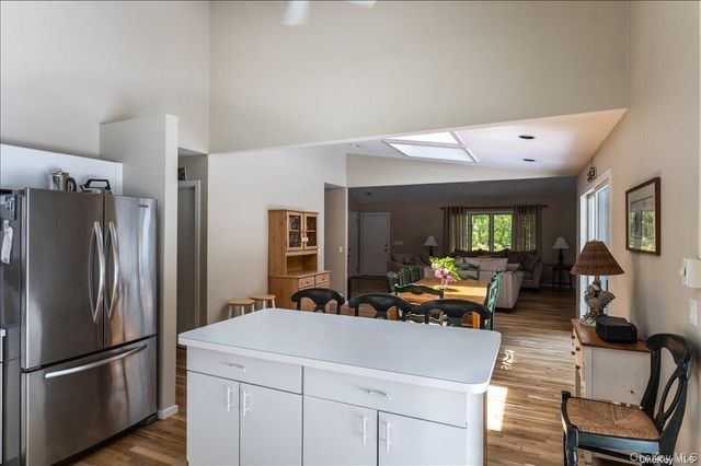 13 Van Scoys Path W, East Hampton, NY 11937