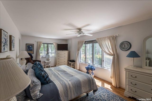 13 Van Scoys Path W, East Hampton, NY 11937