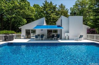 13 Van Scoys Path W, East Hampton, NY 11937