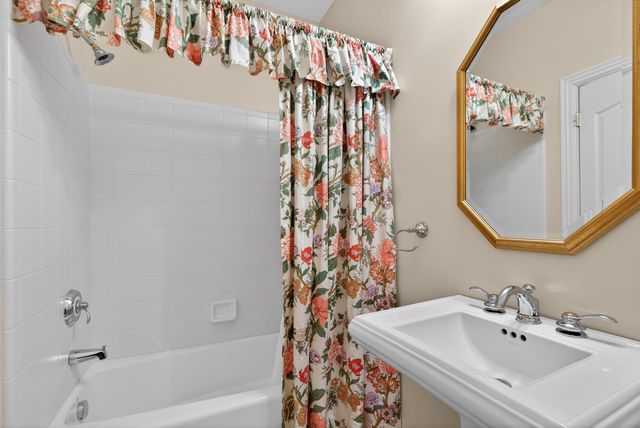 1479 Pine Needles Lane, Lexington, KY 40513