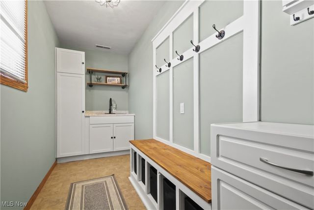 28196 Hartley Road, Beloit, OH 44609