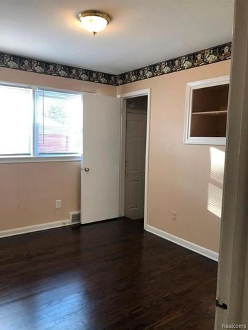 24051 Geneva Street, Oak Park, MI 48237