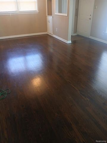 24051 Geneva Street, Oak Park, MI 48237