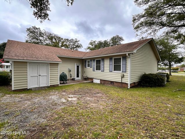 1506 E Oak Island Drive, Oak Island, NC 28465
