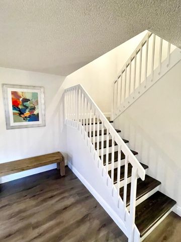 1917 Stratford Way, West Palm Beach, FL 33409