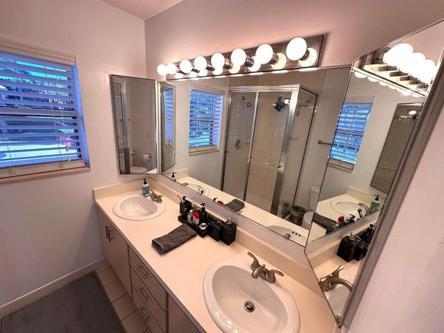 1917 Stratford Way, West Palm Beach, FL 33409