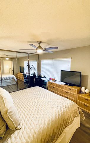 1917 Stratford Way, West Palm Beach, FL 33409