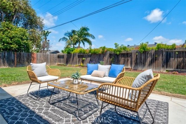 16622 Simonne Lane, Huntington Beach, CA 92647