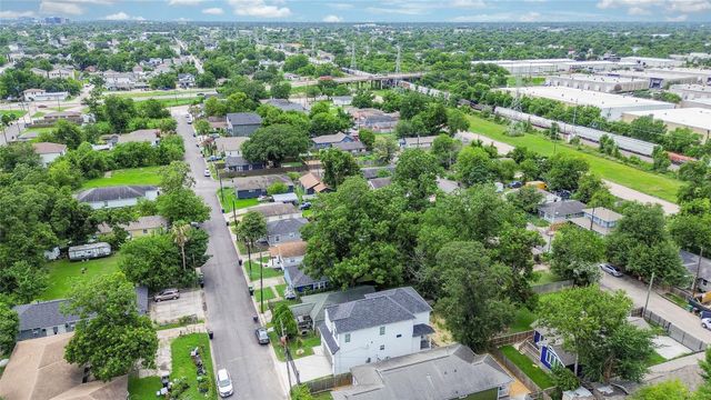 1415 E 35th Street, Houston, TX 77022