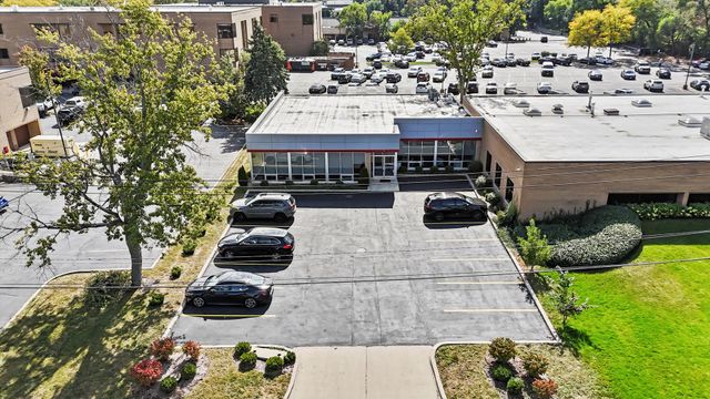 17W601 14th Street, Oakbrook Terrace, IL 60181