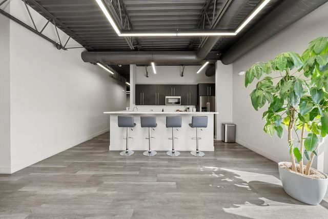 17W601 14th Street, Oakbrook Terrace, IL 60181