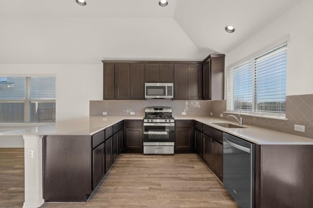 105 Tranchet DR, Georgetown, TX 78626