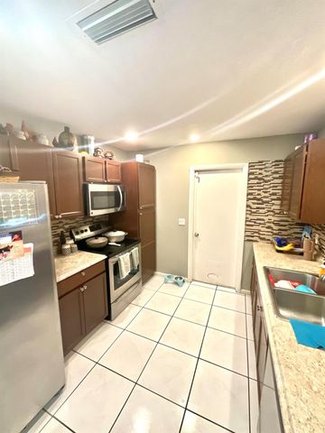 409 NE Oleander Avenue, Port St Lucie, FL 34952