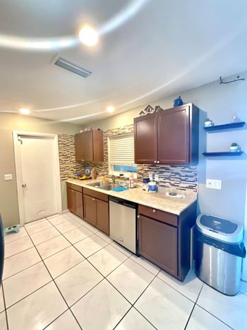 409 NE Oleander Avenue, Port St Lucie, FL 34952