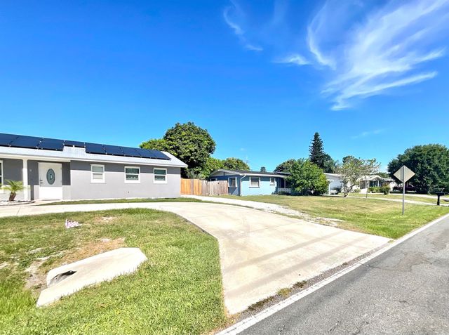 409 NE Oleander Avenue, Port St Lucie, FL 34952