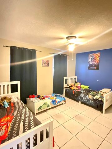 409 NE Oleander Avenue, Port St Lucie, FL 34952