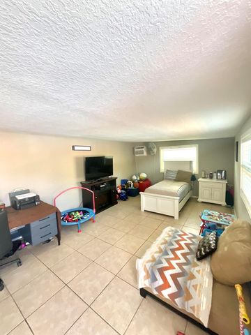 409 NE Oleander Avenue, Port St Lucie, FL 34952