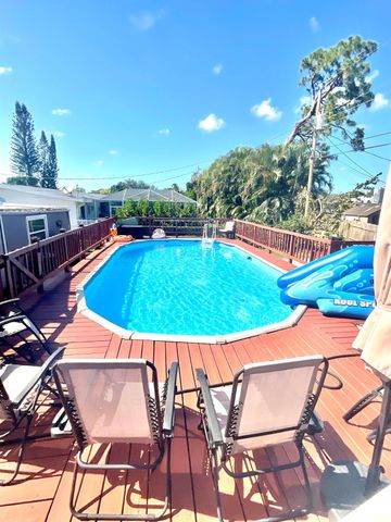 409 NE Oleander Avenue, Port St Lucie, FL 34952