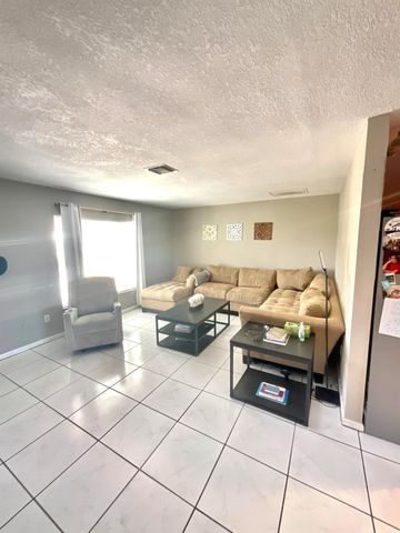 409 NE Oleander Avenue, Port St Lucie, FL 34952