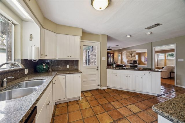 3715 Underwood Street, Houston, TX 77025