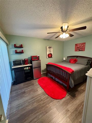 374 OAK HILL DRIVE 37, Sarasota, FL 34232