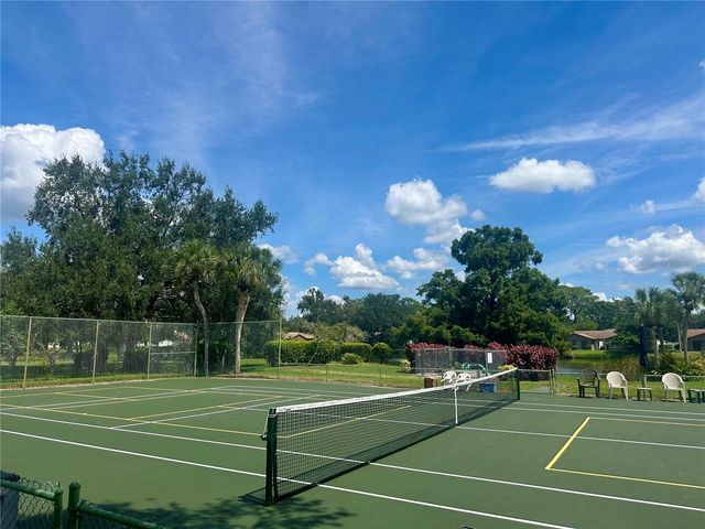 374 OAK HILL DRIVE 37, Sarasota, FL 34232