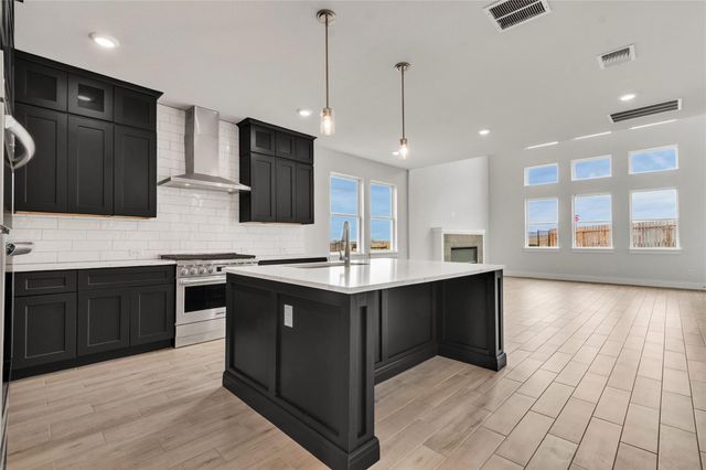 8516 Red Bottle Brush RD, Lago Vista, TX 78645