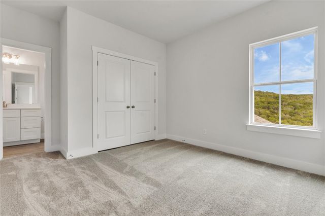 8516 Red Bottle Brush RD, Lago Vista, TX 78645