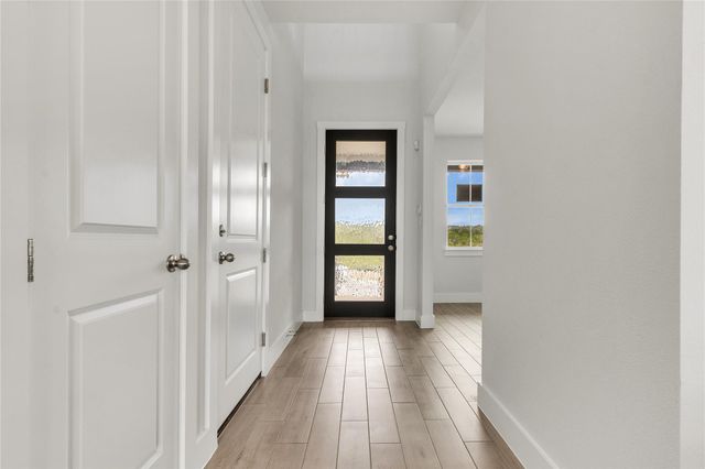 8516 Red Bottle Brush RD, Lago Vista, TX 78645