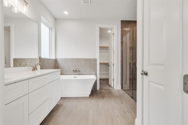 8516 Red Bottle Brush RD, Lago Vista, TX 78645