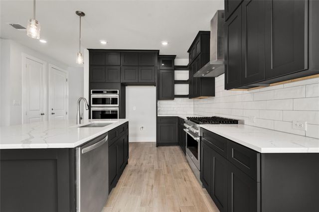 8516 Red Bottle Brush RD, Lago Vista, TX 78645