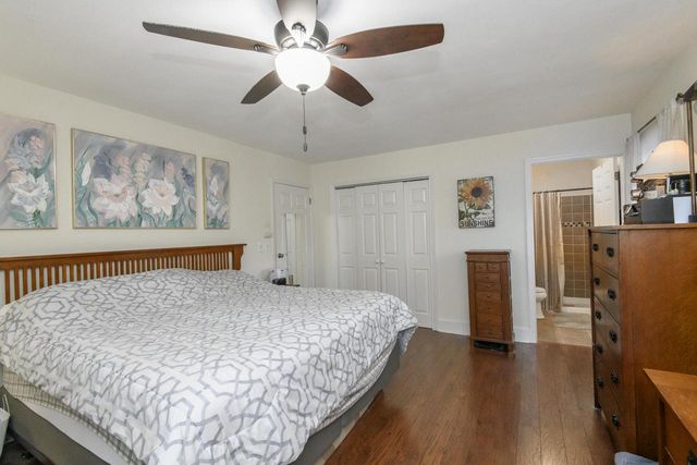 323 Riverview DRIVE, Delafield, WI 53018