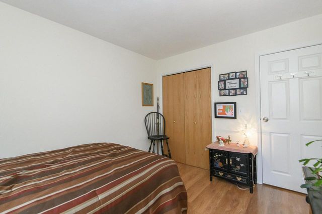 323 Riverview DRIVE, Delafield, WI 53018