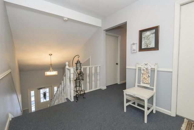 323 Riverview DRIVE, Delafield, WI 53018