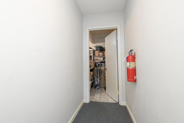 323 Riverview DRIVE, Delafield, WI 53018