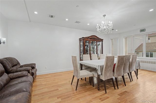 151 Blauvelt 214, Monsey, NY 10952