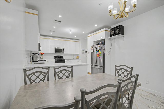 151 Blauvelt 214, Monsey, NY 10952
